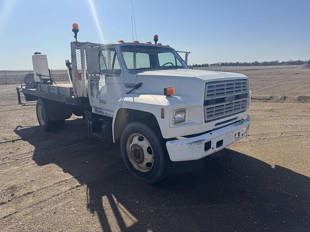 Image of Ford F700 equipment image 1