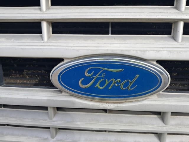 Image of Ford F-700 equipment image 4