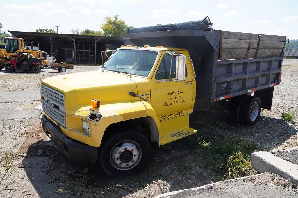 Image of Ford F700 Primary image