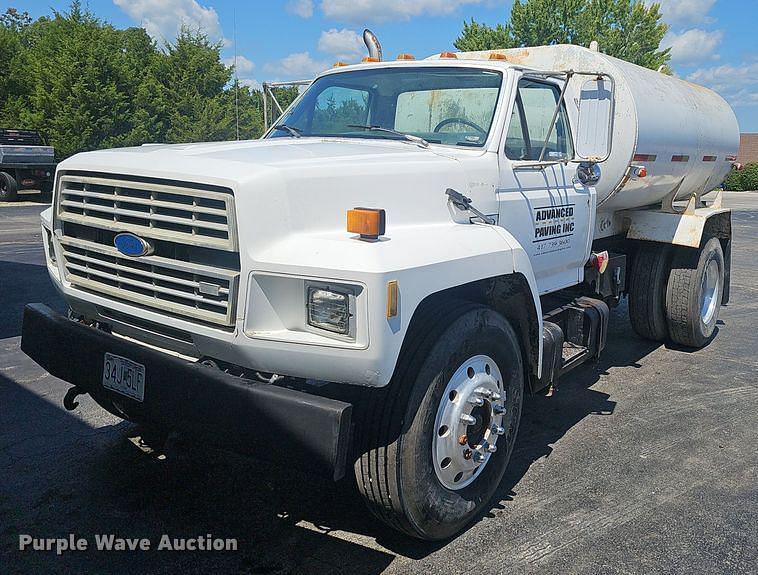 Image of Ford F700 Primary image