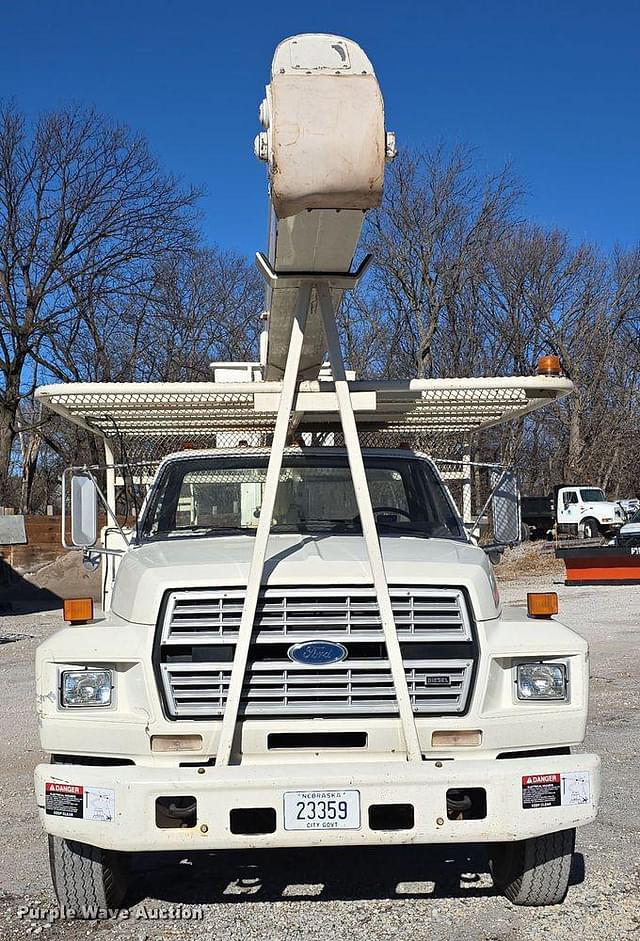 Image of Ford F-800 equipment image 1