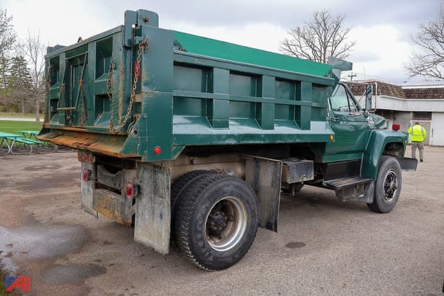 Image of Ford F-800 equipment image 4