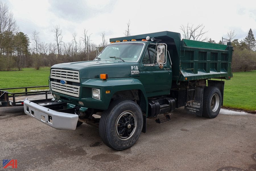 1992 Ford F-800 Equipment Image0