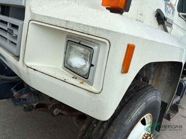 Image of Ford F-800 equipment image 2