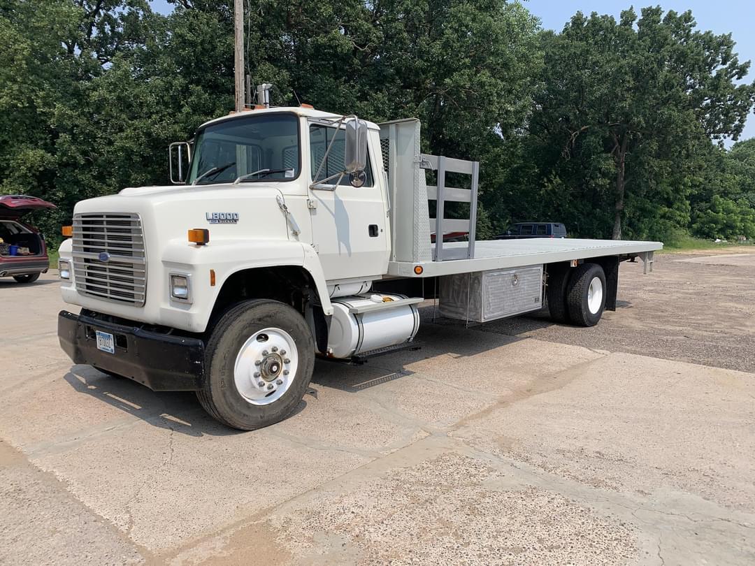 Image of Ford L8000 Primary image