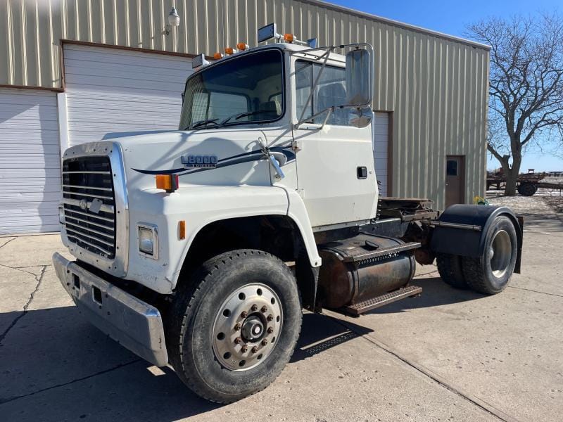 Main image Ford L8000