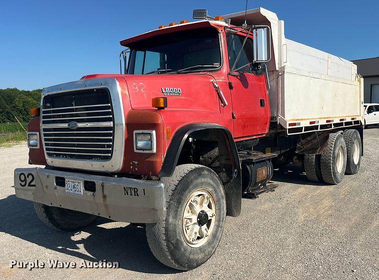 Image of Ford L8000 Primary image