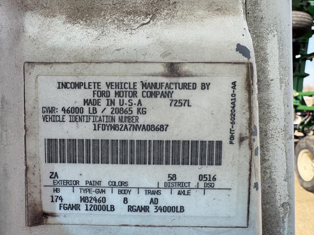 Image of Ford L8000 equipment image 4