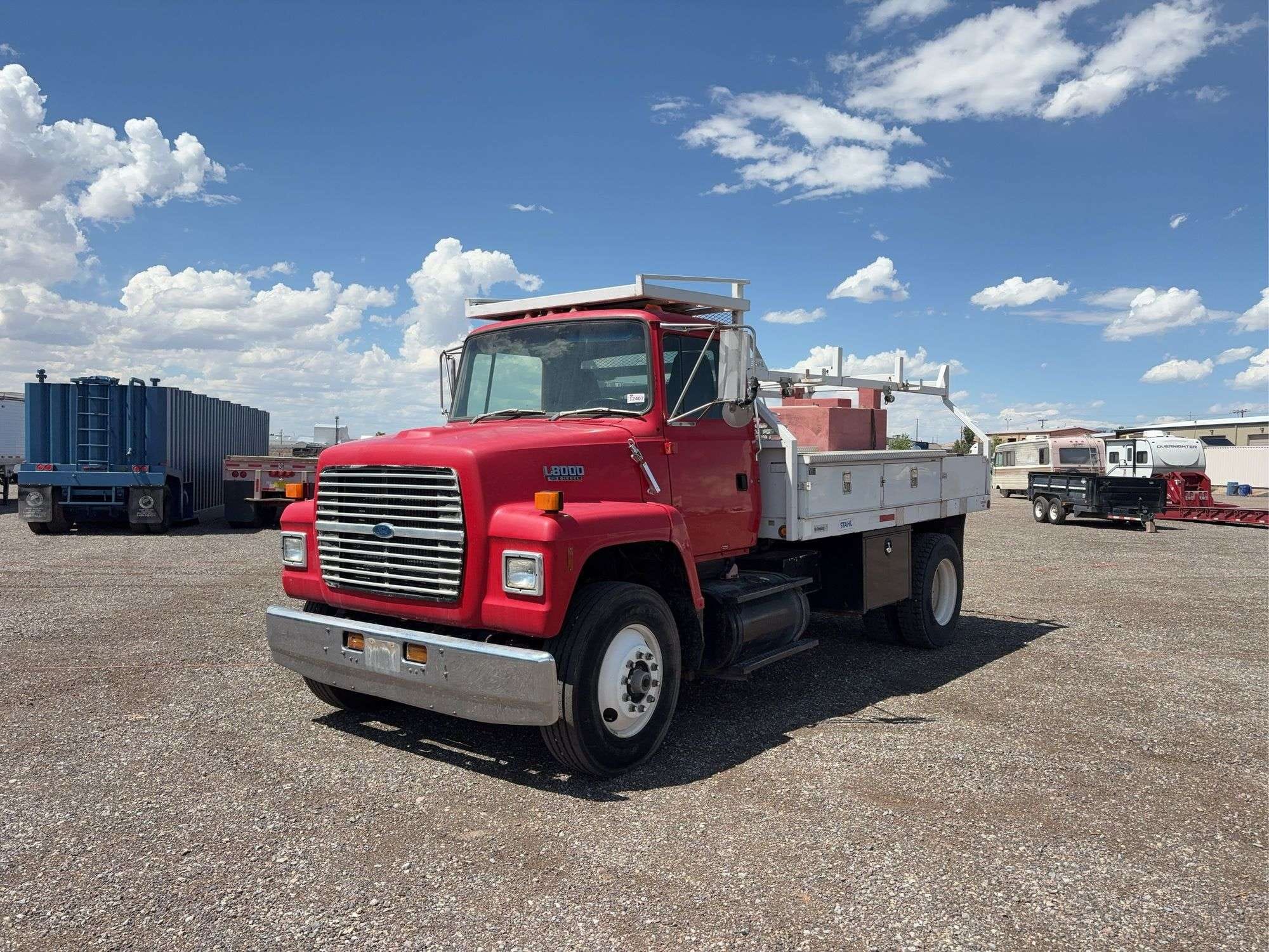 1992 Ford L8000 Equipment Image0