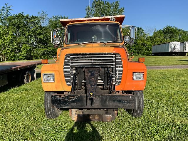 Image of Ford L8000 equipment image 1