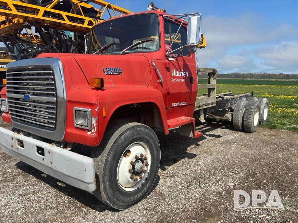 Image of Ford L8000 Primary image