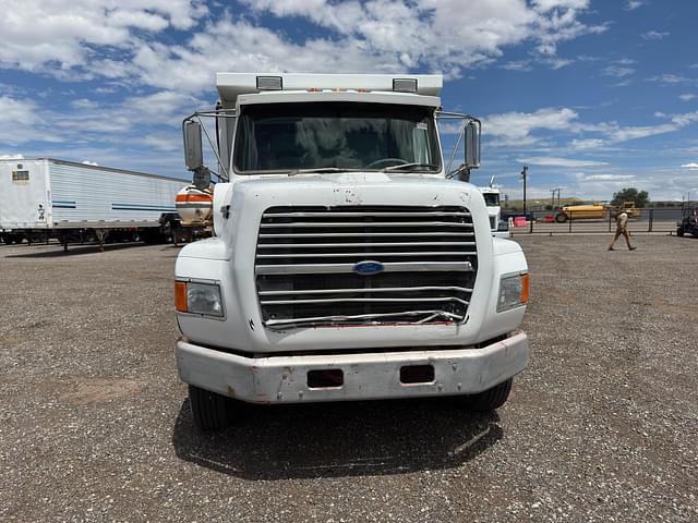 Image of Ford Aeromax L9000 equipment image 4