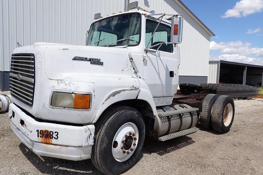 Main image Ford L9000