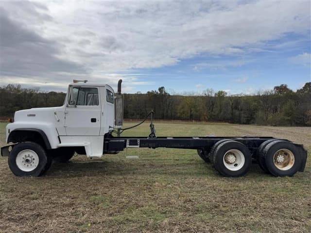 Image of Ford L9000 equipment image 1