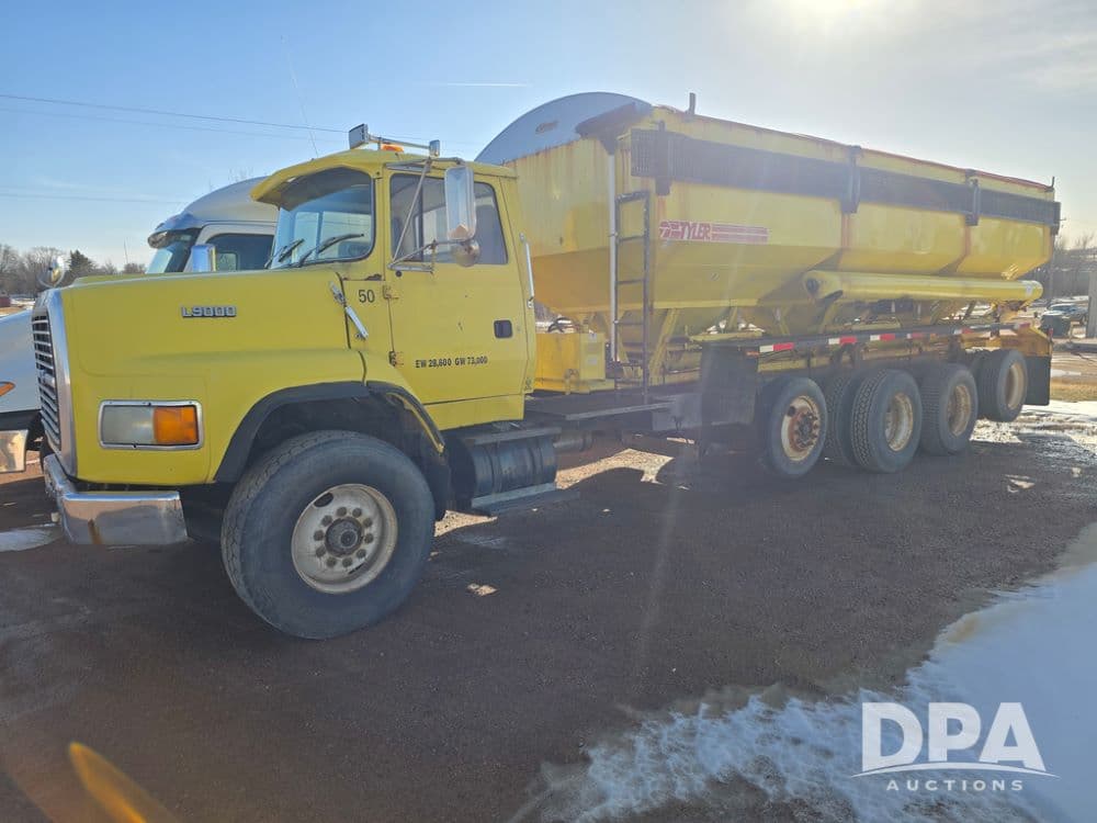 Image of Ford L9000 Primary image