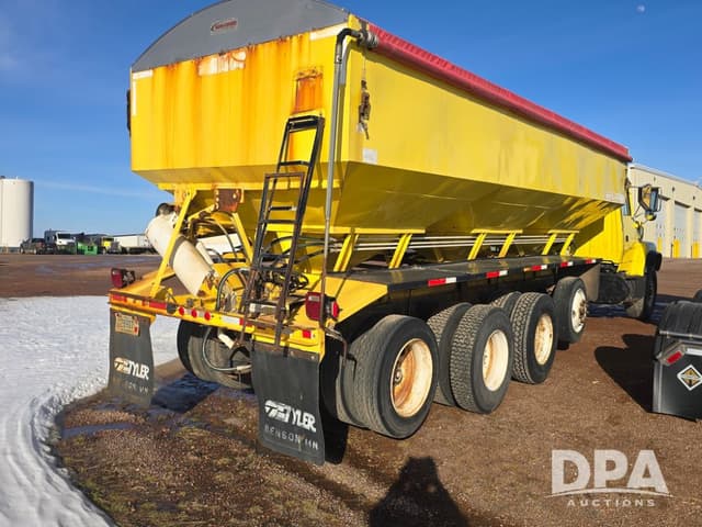 Image of Ford L9000 equipment image 2