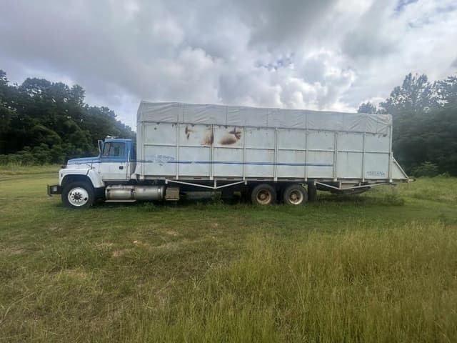 Image of Ford L9000 equipment image 1