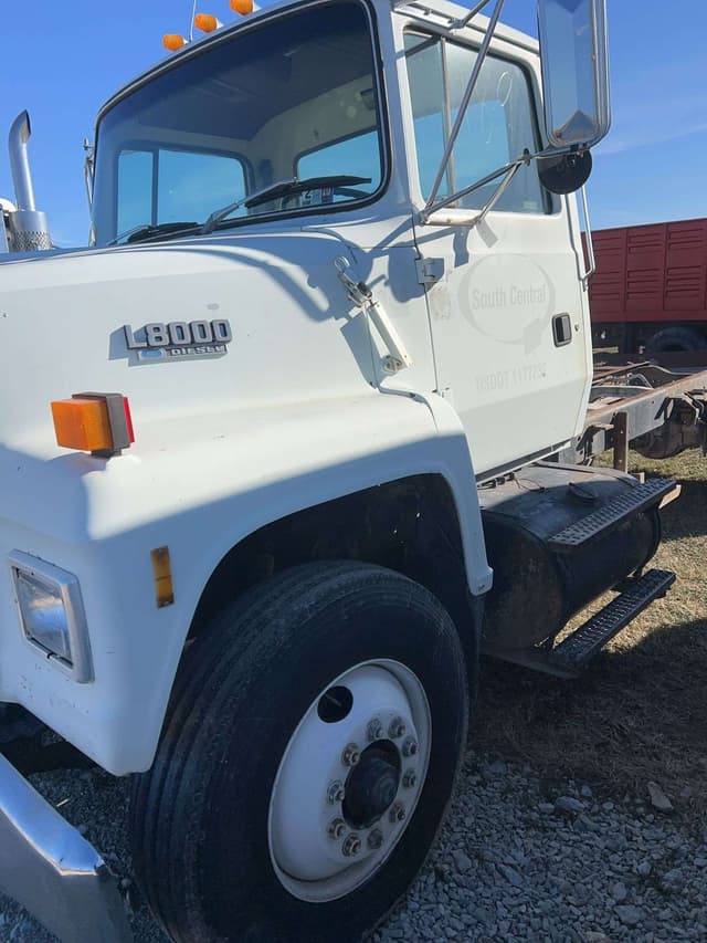 Image of Ford LA8000 equipment image 1