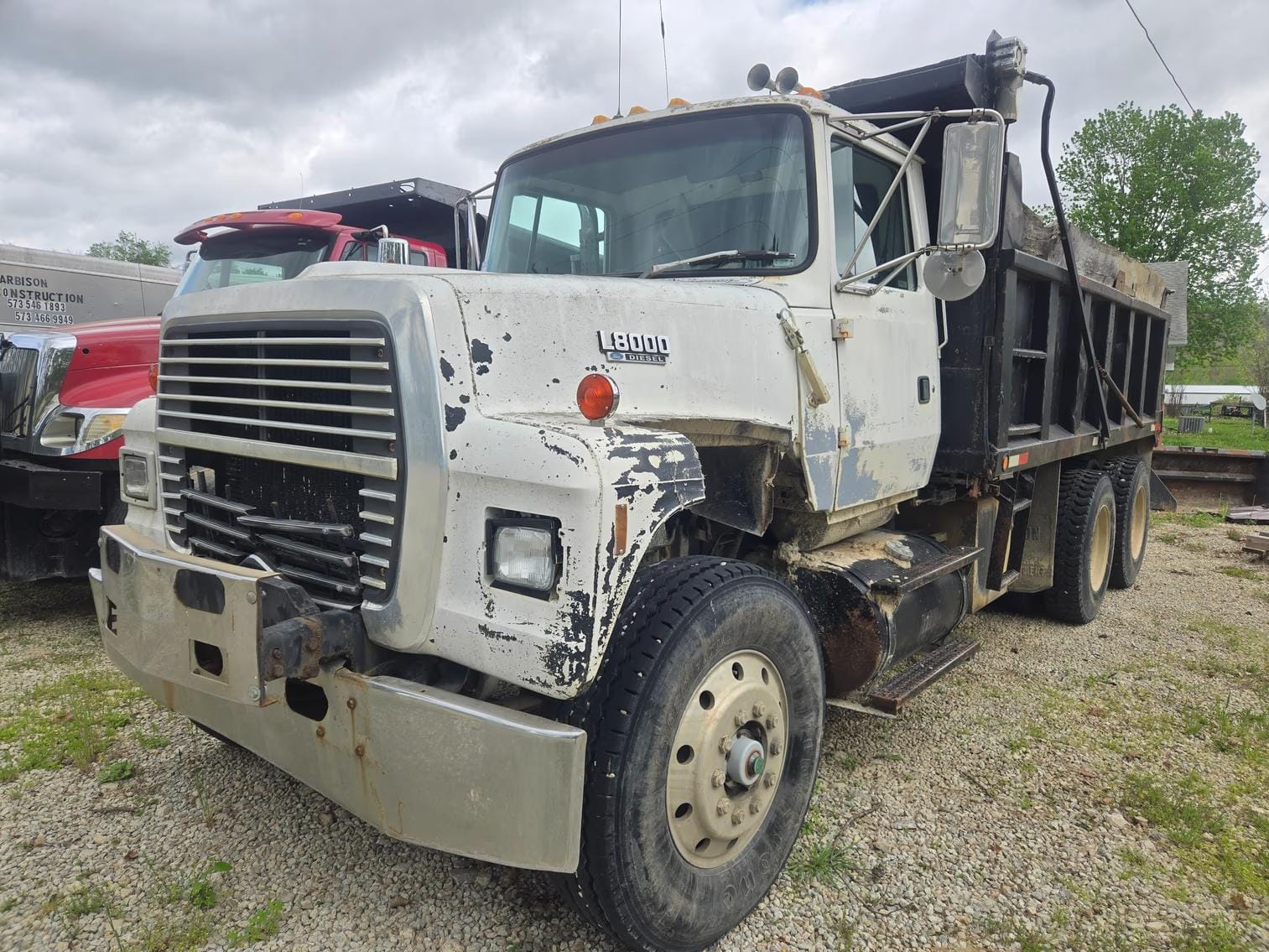 1992 Ford LT8000 Equipment Image0