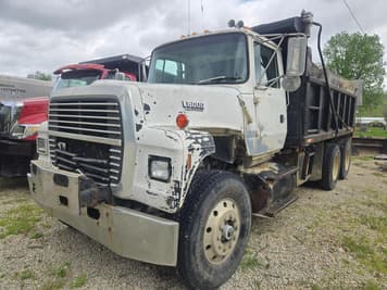 Main image Ford LT8000
