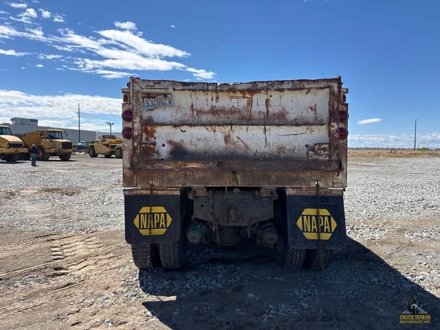 Image of Ford LT9000 equipment image 3