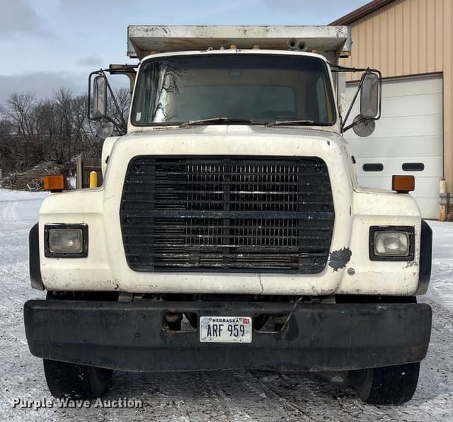 Image of Ford LT9000 equipment image 1
