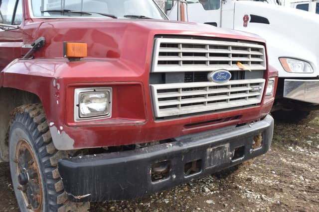 Image of Ford F-800 equipment image 3