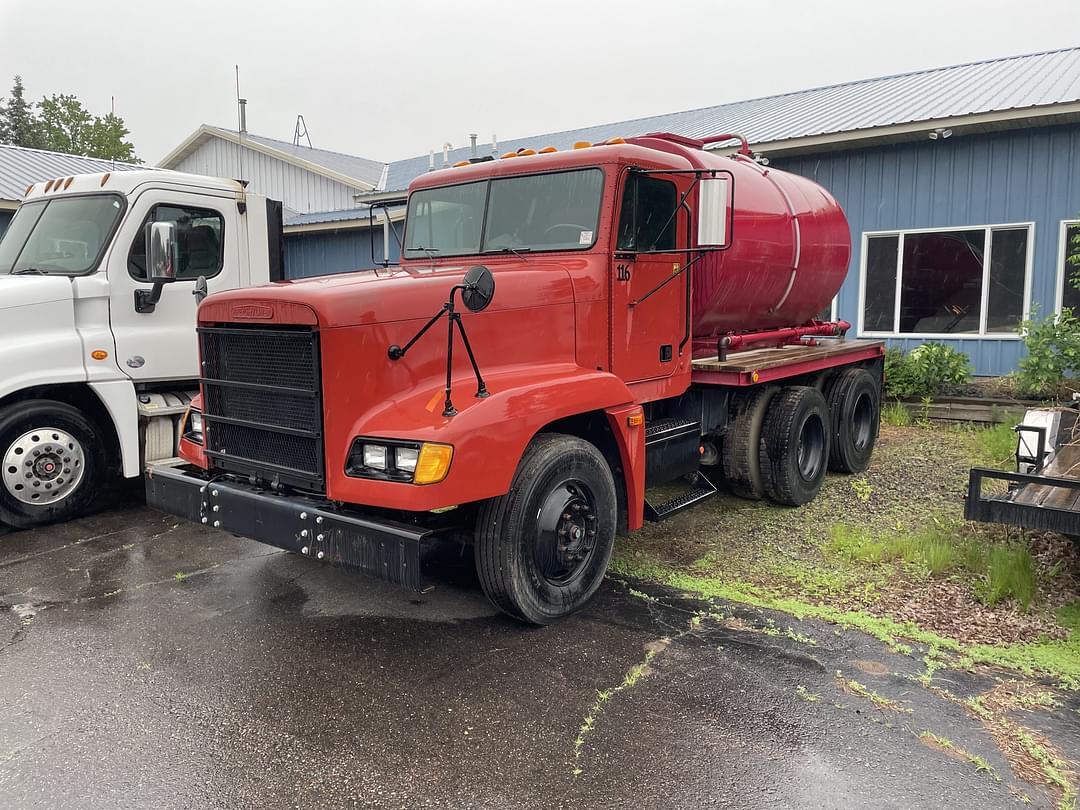 Image of Freightliner M915A2 Primary image