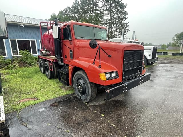 Image of Freightliner M915A2 equipment image 3