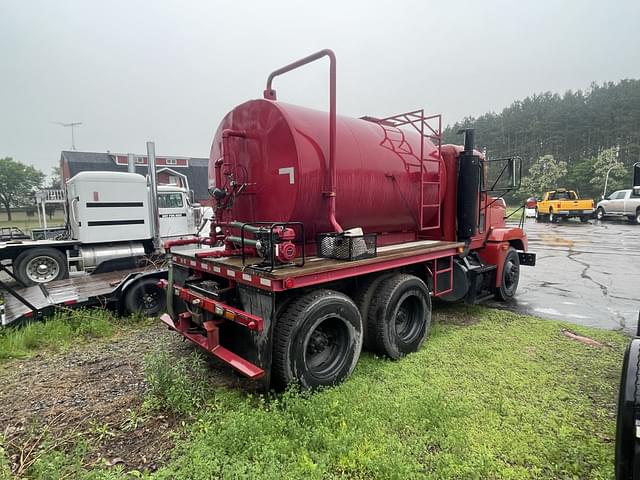 Image of Freightliner M915A2 equipment image 2