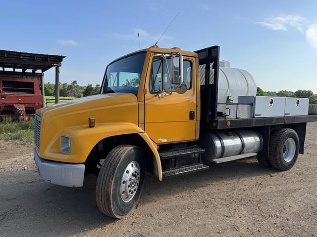 Image of Freightliner FL70 equipment image 1