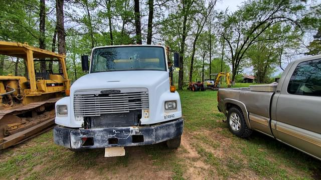 Image of Freightliner FL70 equipment image 1