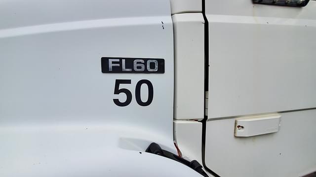 Image of Freightliner FL70 equipment image 3