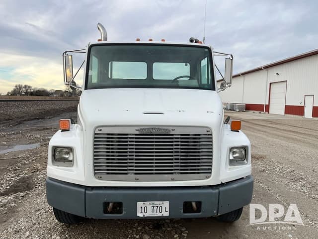 Image of Freightliner FL70 equipment image 2