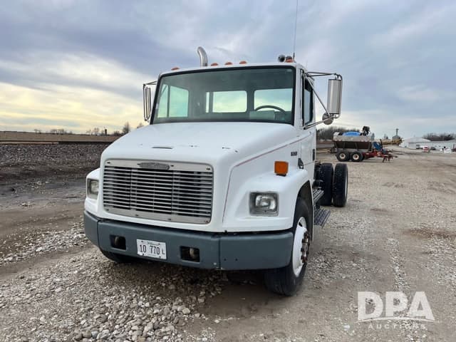 Image of Freightliner FL70 equipment image 1