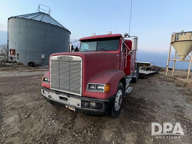 Image of Freightliner FLD120 equipment image 1