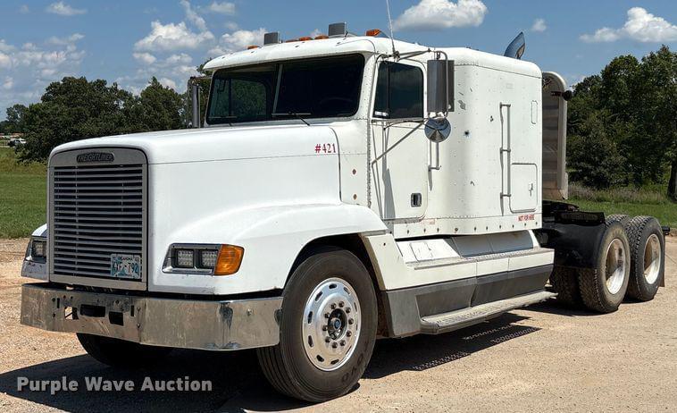 Image of Freightliner FLD Primary image