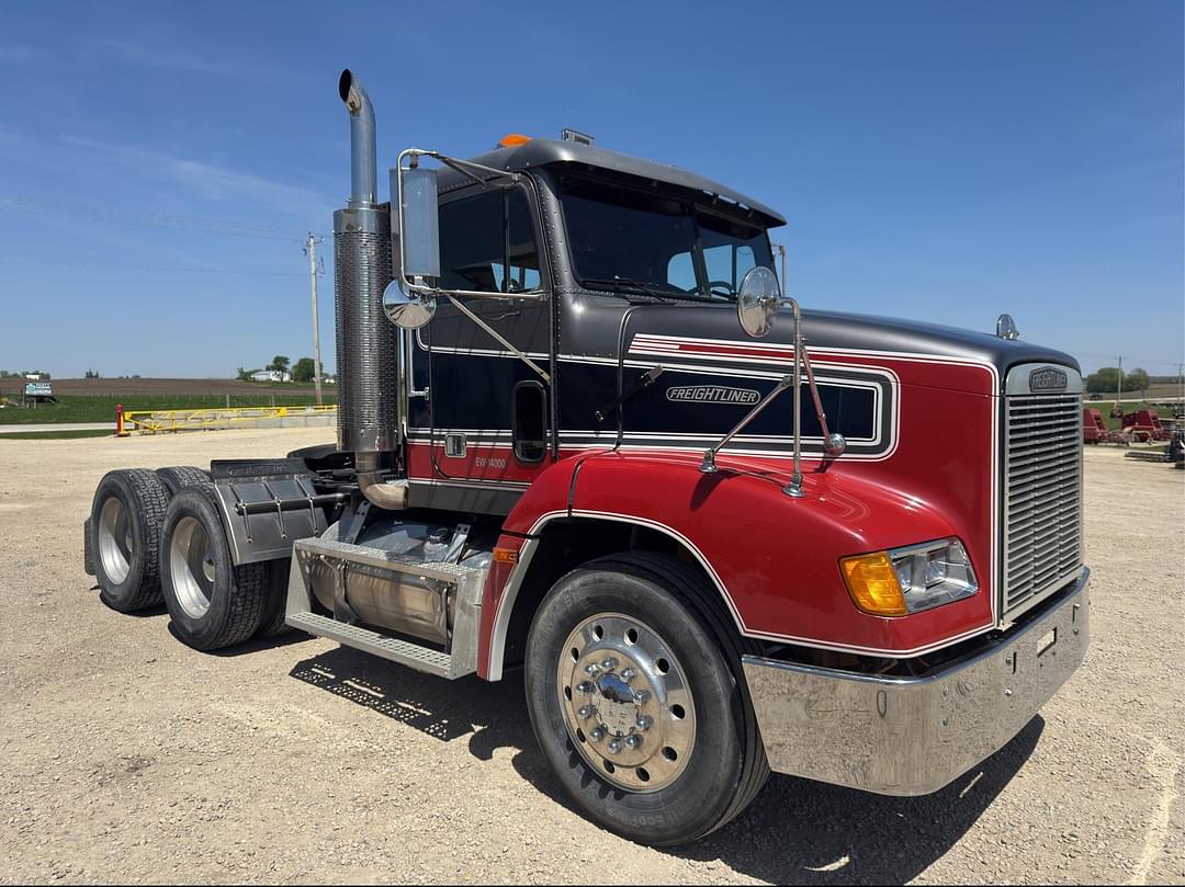 Image of Freightliner FLD112 Primary image