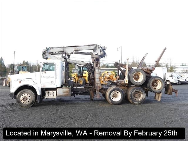 Image of Freightliner FLD120 equipment image 3