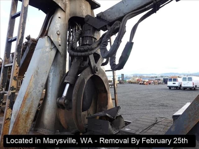 Image of Freightliner FLD120 equipment image 2