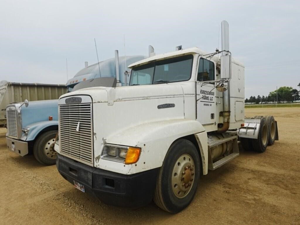 1992 Freightliner FLD120 Equipment Image0