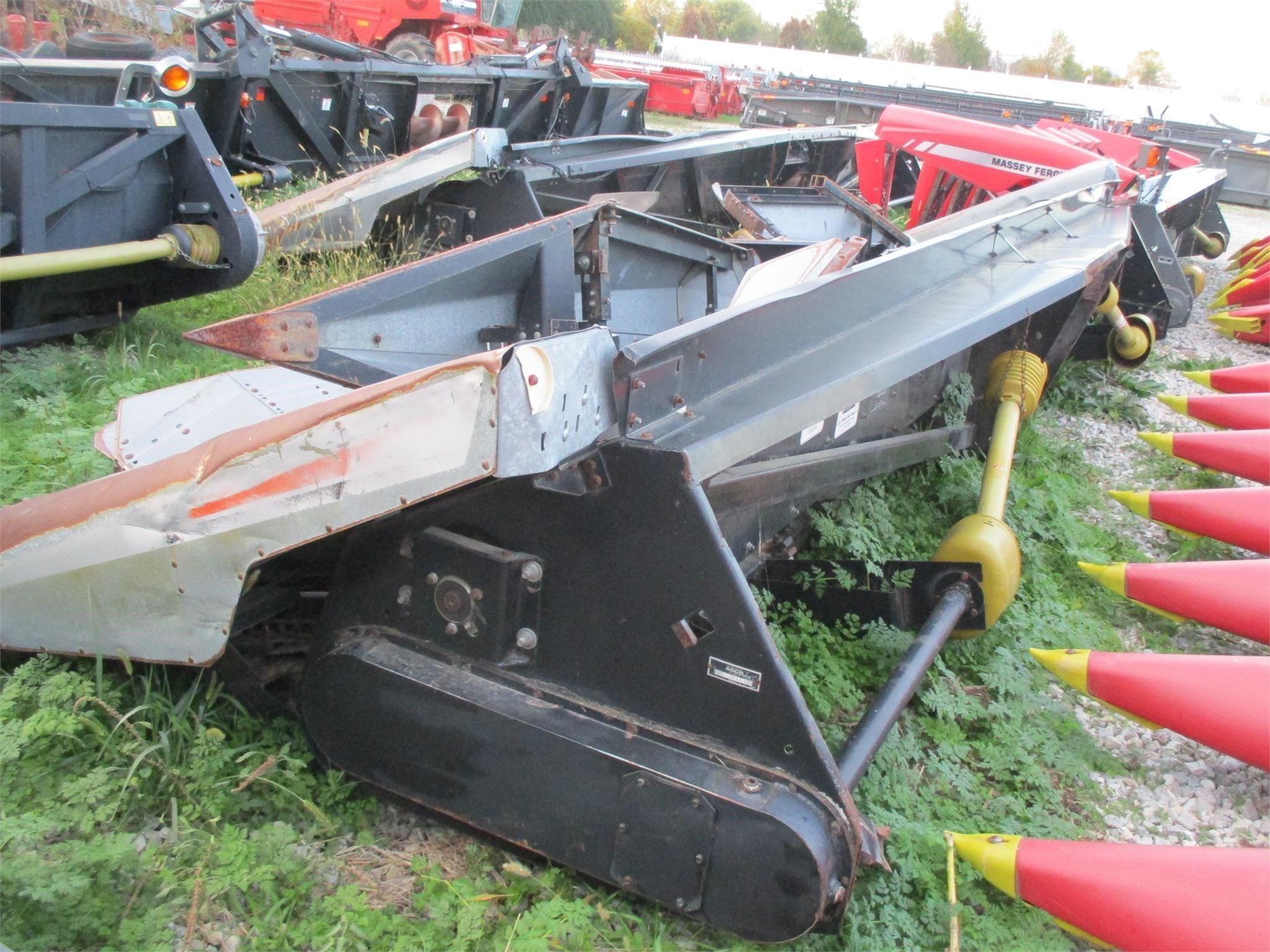Main image Gleaner 830
