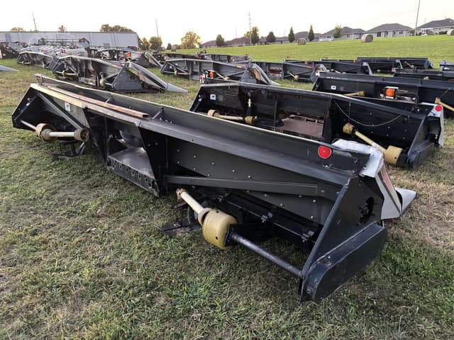 Image of Gleaner 636 equipment image 4