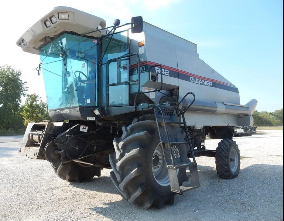 Image of Gleaner R42 Primary image