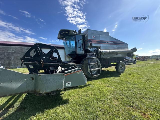 Image of Gleaner R52 equipment image 3