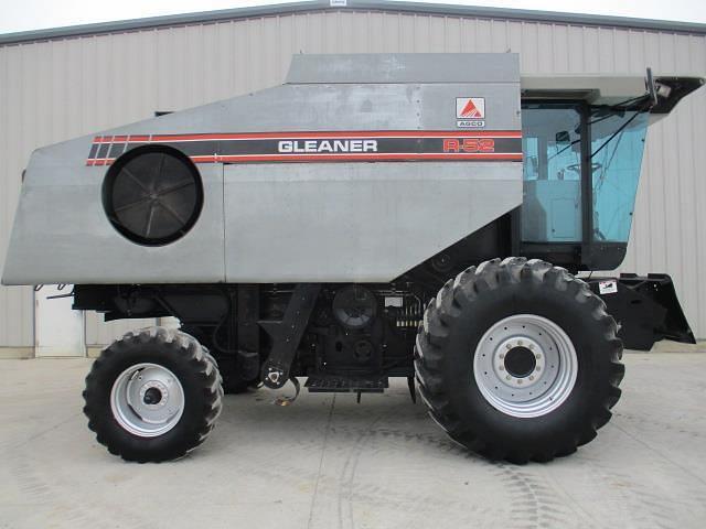 Image of Gleaner R52 equipment image 3