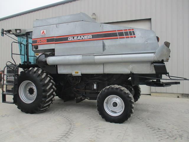 Image of Gleaner R52 equipment image 4