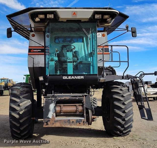 Image of Gleaner R52 equipment image 1