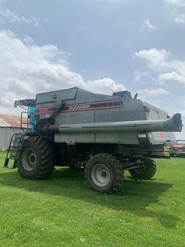 Image of Gleaner R62 Primary image