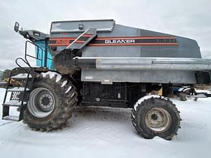 Main image Gleaner R62 7